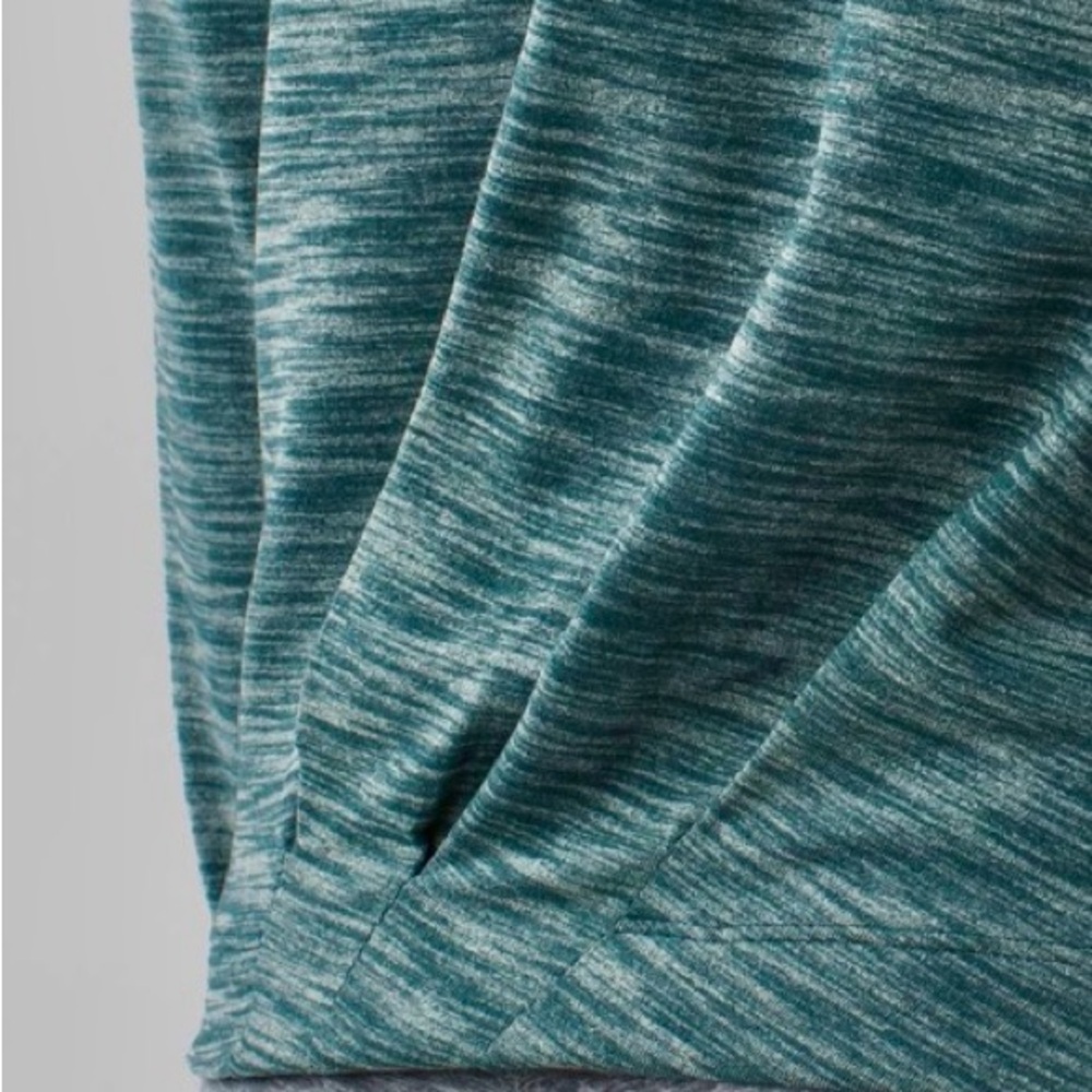 Lululemon & Go - City Pullover - Picture 4 of 5